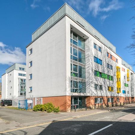 لوتون Central Single Room With Shared Kitchen In Luton المظهر الخارجي الصورة