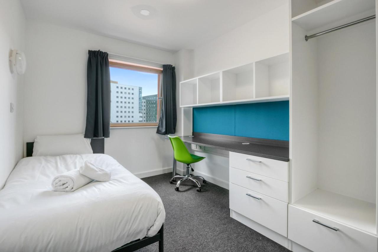 لوتون Central Single Room With Shared Kitchen In Luton المظهر الخارجي الصورة