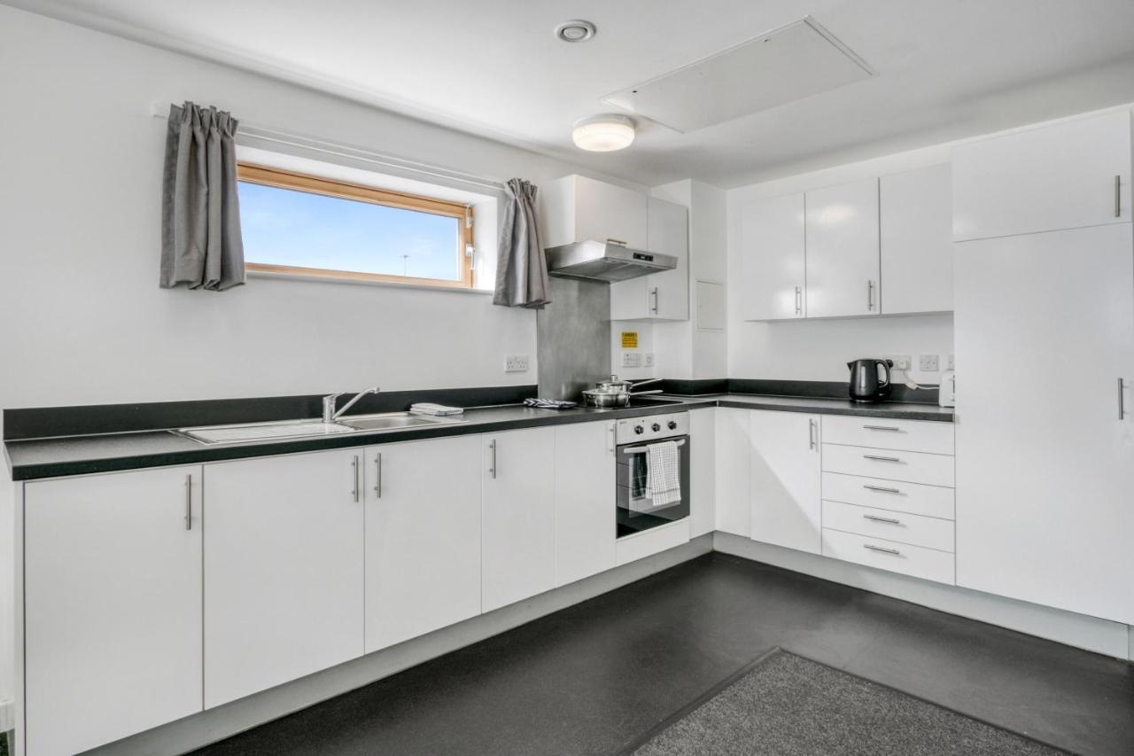 لوتون Central Single Room With Shared Kitchen In Luton المظهر الخارجي الصورة