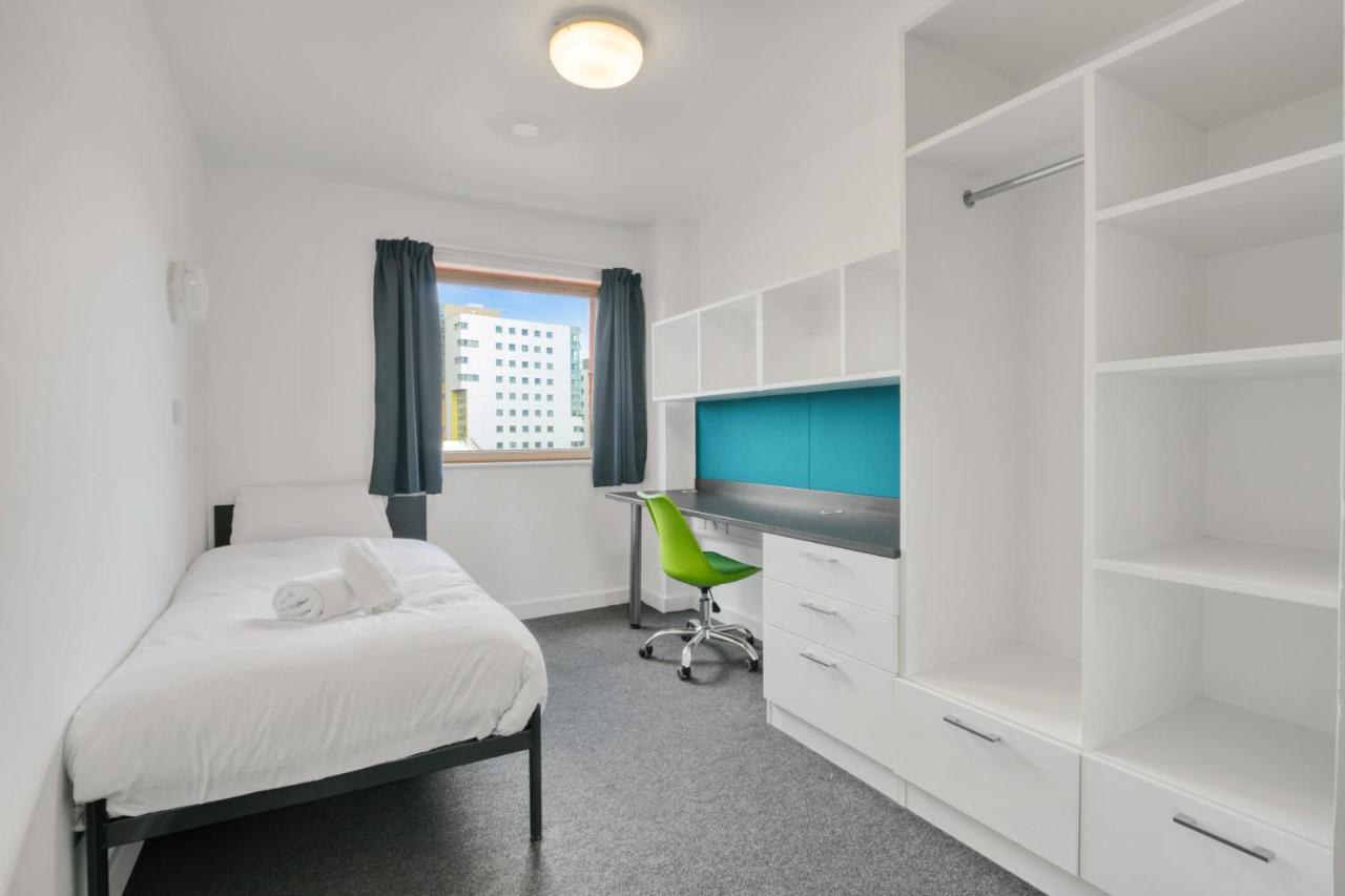 لوتون Central Single Room With Shared Kitchen In Luton المظهر الخارجي الصورة